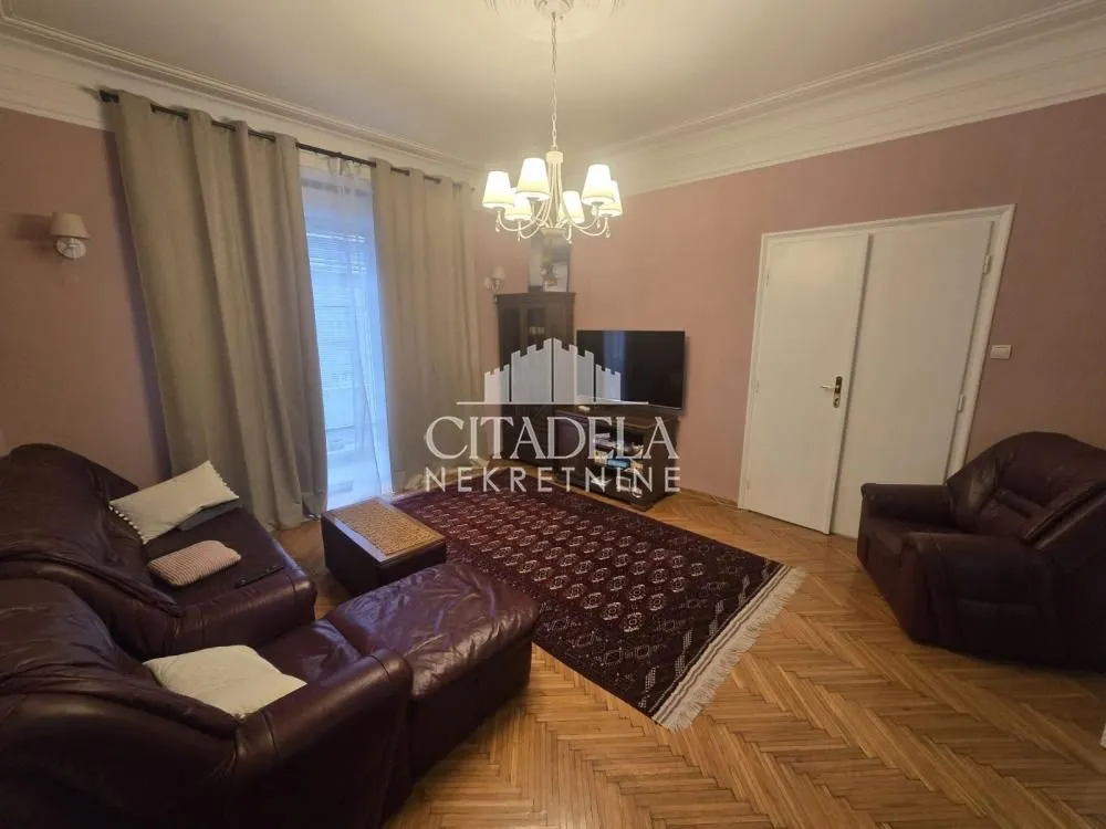 Izdavanje, četvorosoban stan, 131m², Stari Grad, Beograd