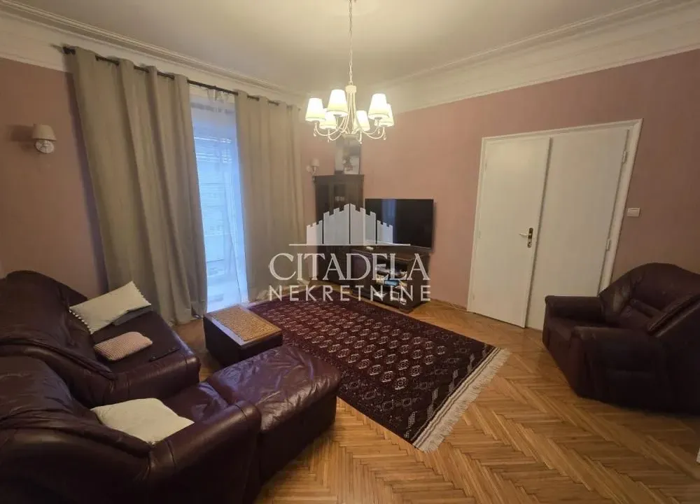 Izdavanje, četvorosoban stan, 131m², Stari Grad, Beograd