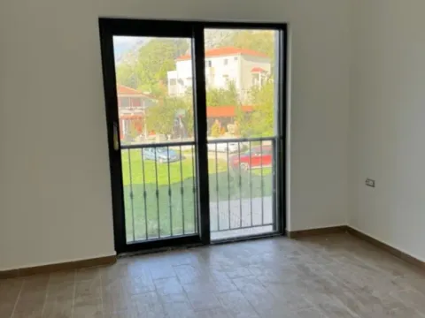 Sale, three bedroom apartment, 87m², Škaljari, Kotor - image 4