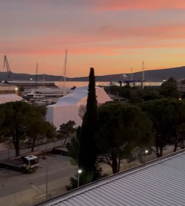 Izdavanje, dvosoban stan, 58m², Bijela, Herceg Novi