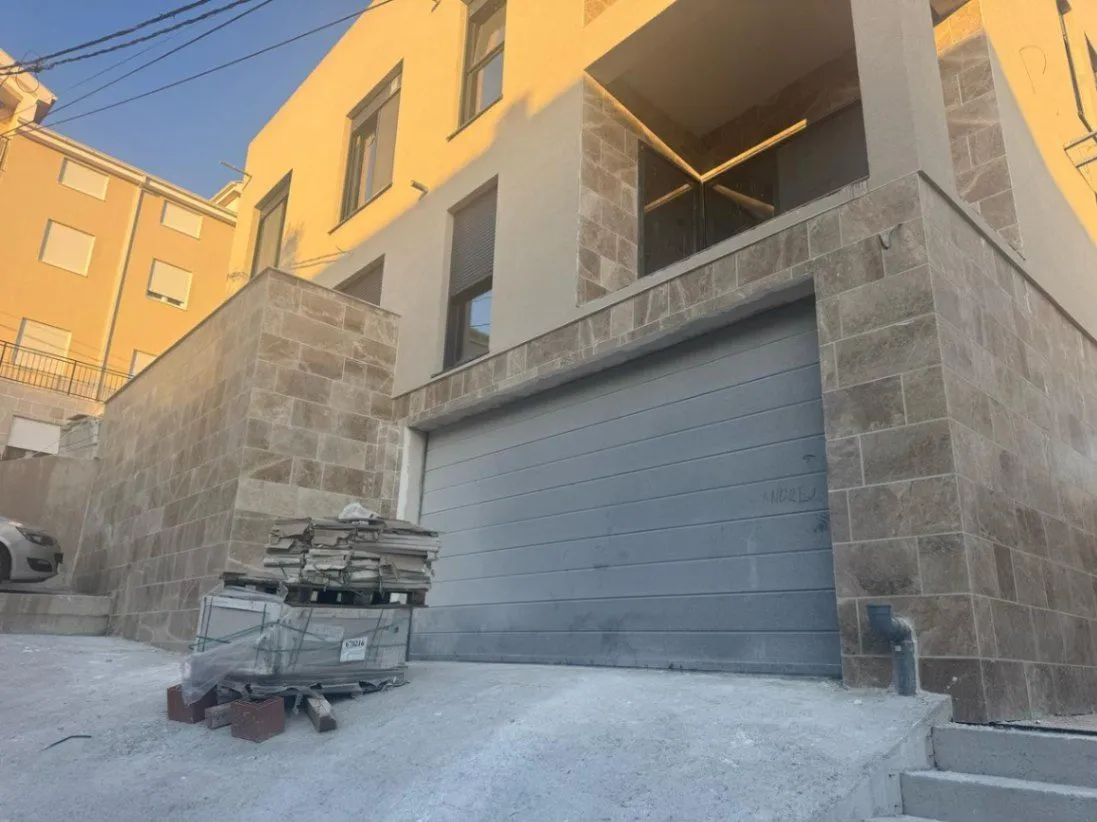 Prodaja, kuća, 263m², Mažina, Tivat