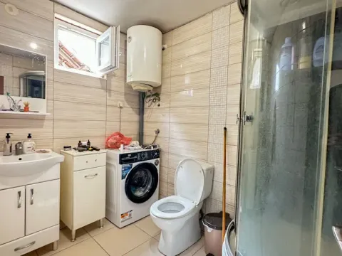 Sale, house, 126m², Drač, Podgorica - image 9