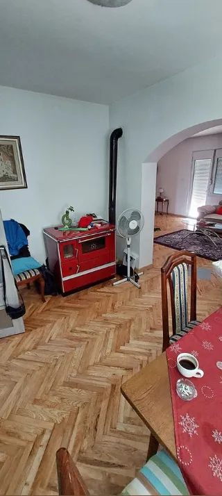 Sale, house, 220m², Stari Aerodrom, Podgorica
