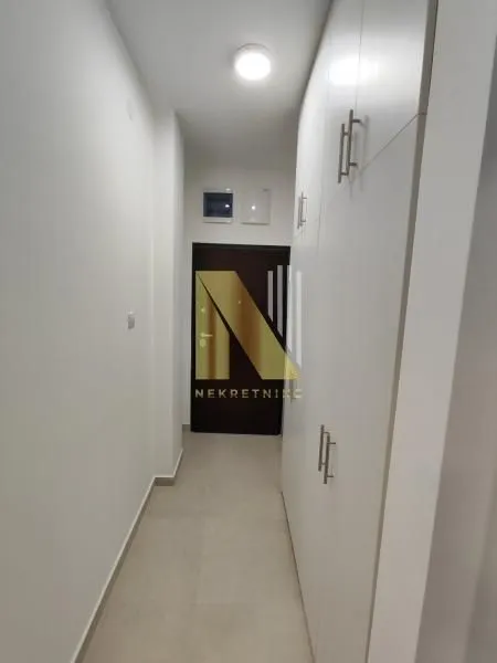 Izdavanje, dvosoban stan, 44m², Centar, Novi Sad