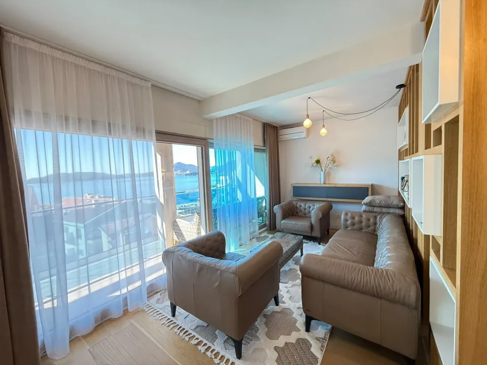 Rent, three bedroom apartment, 140m², Pržno, Budva