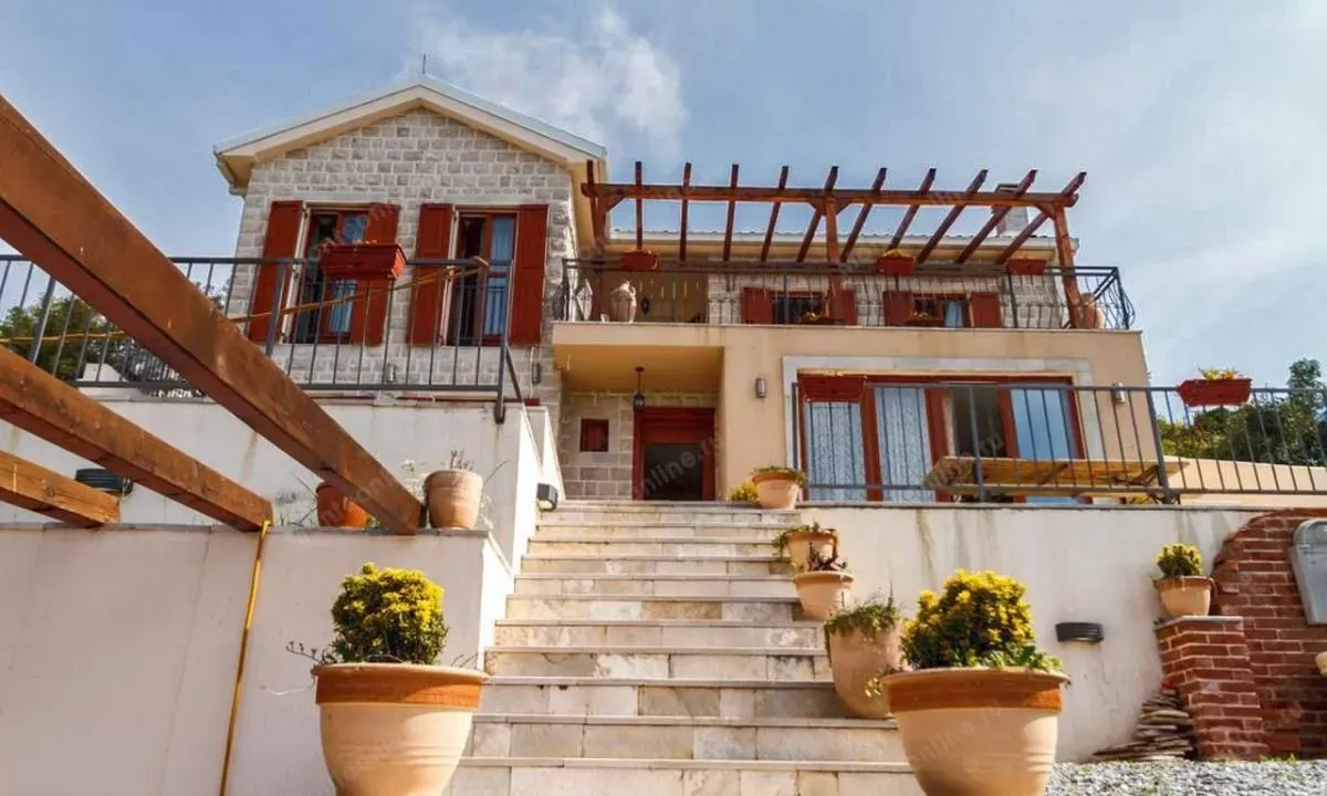 Sale, house, 220m², Zagora, Kotor