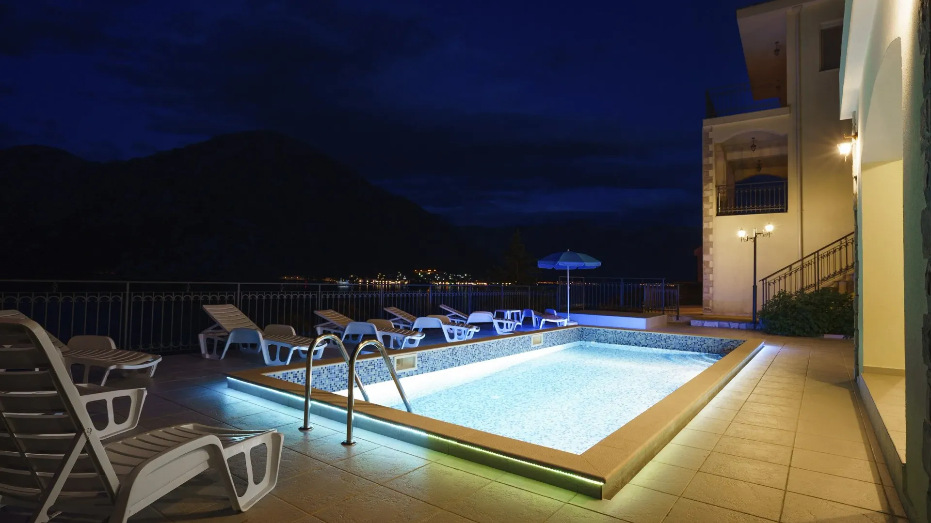 Sale, house, 358m², Kostanjica, Kotor