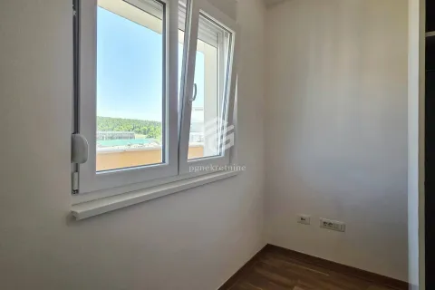 Rent, two bedroom apartment, 64m², City Kej, Podgorica - image 11