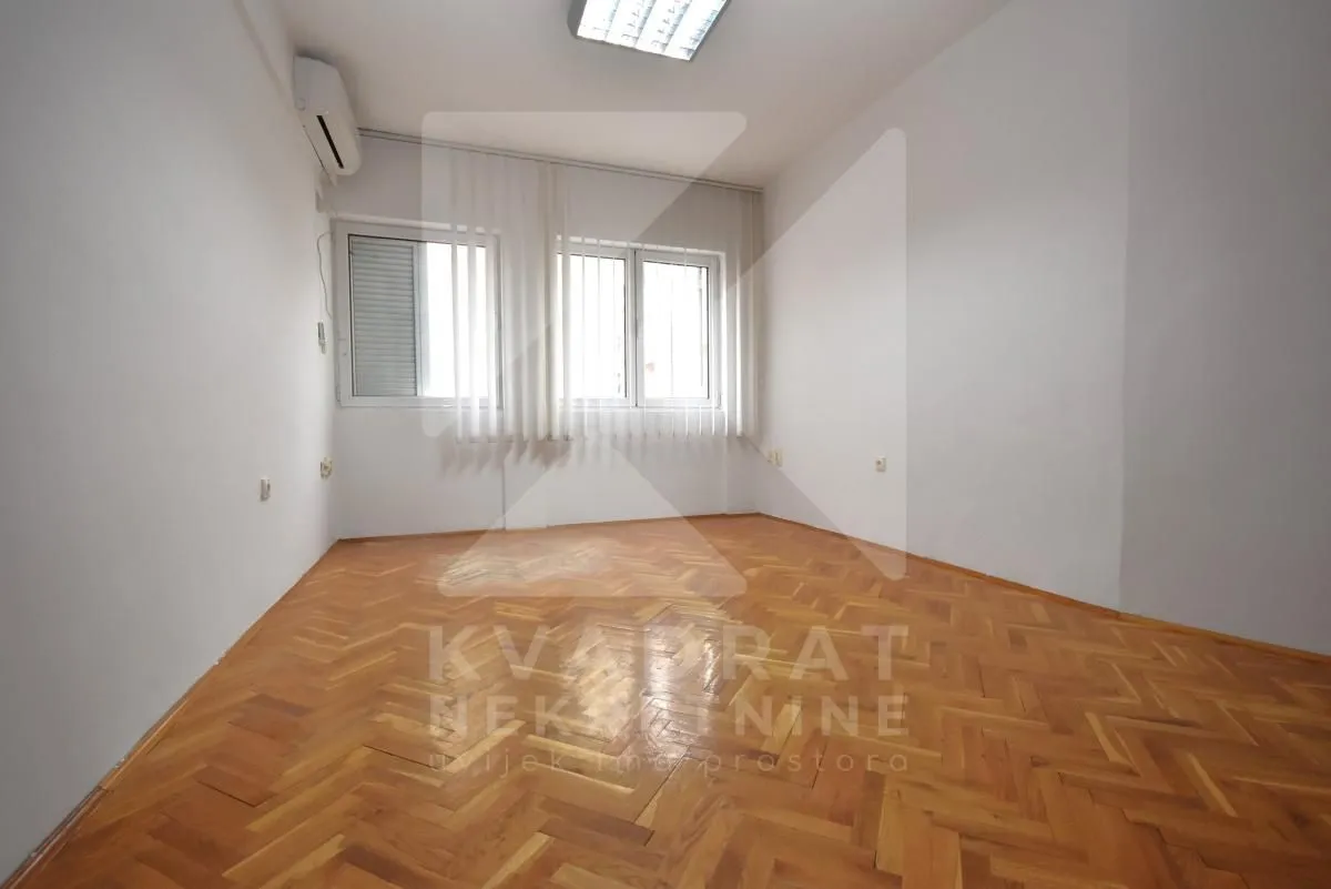 Izdavanje, poslovni prostor, 36m², Centar, Podgorica