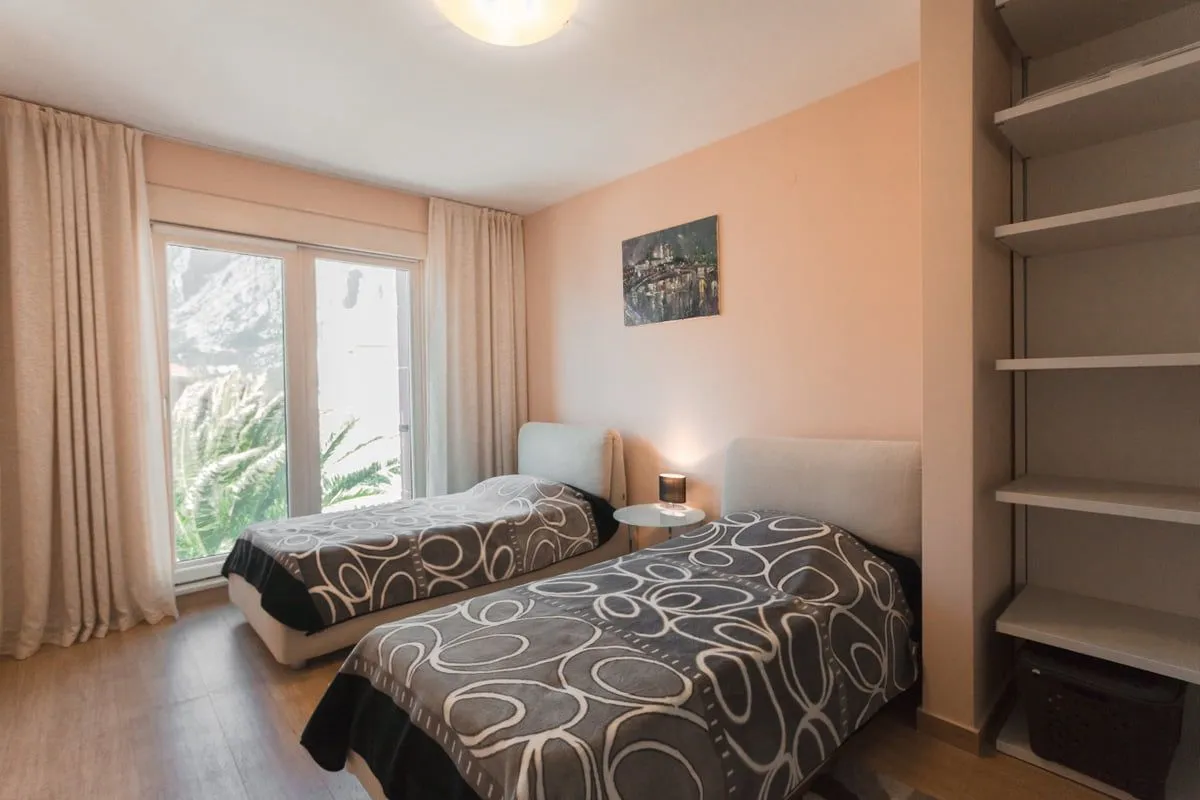 Sale, apartment, 381m², Ljuta, Kotor