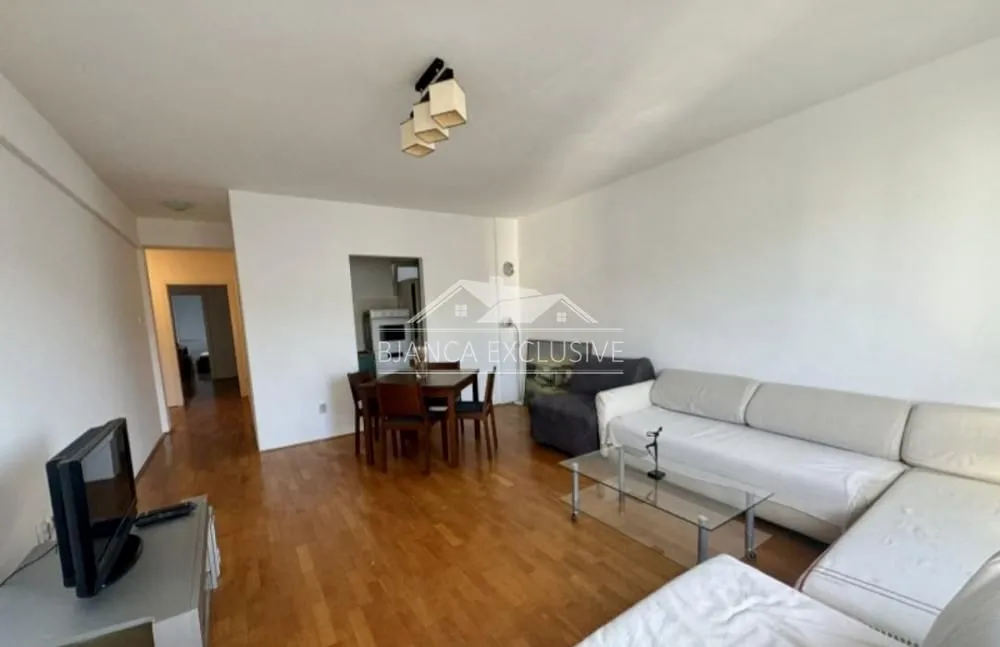 Prodaja, četvorosoban stan, 90m², Đeram Pijaca, Beograd