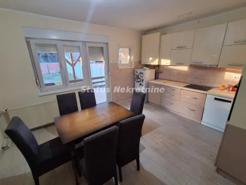 Kuhinja sa trpezarijom i izlazom na terasu. - image 4