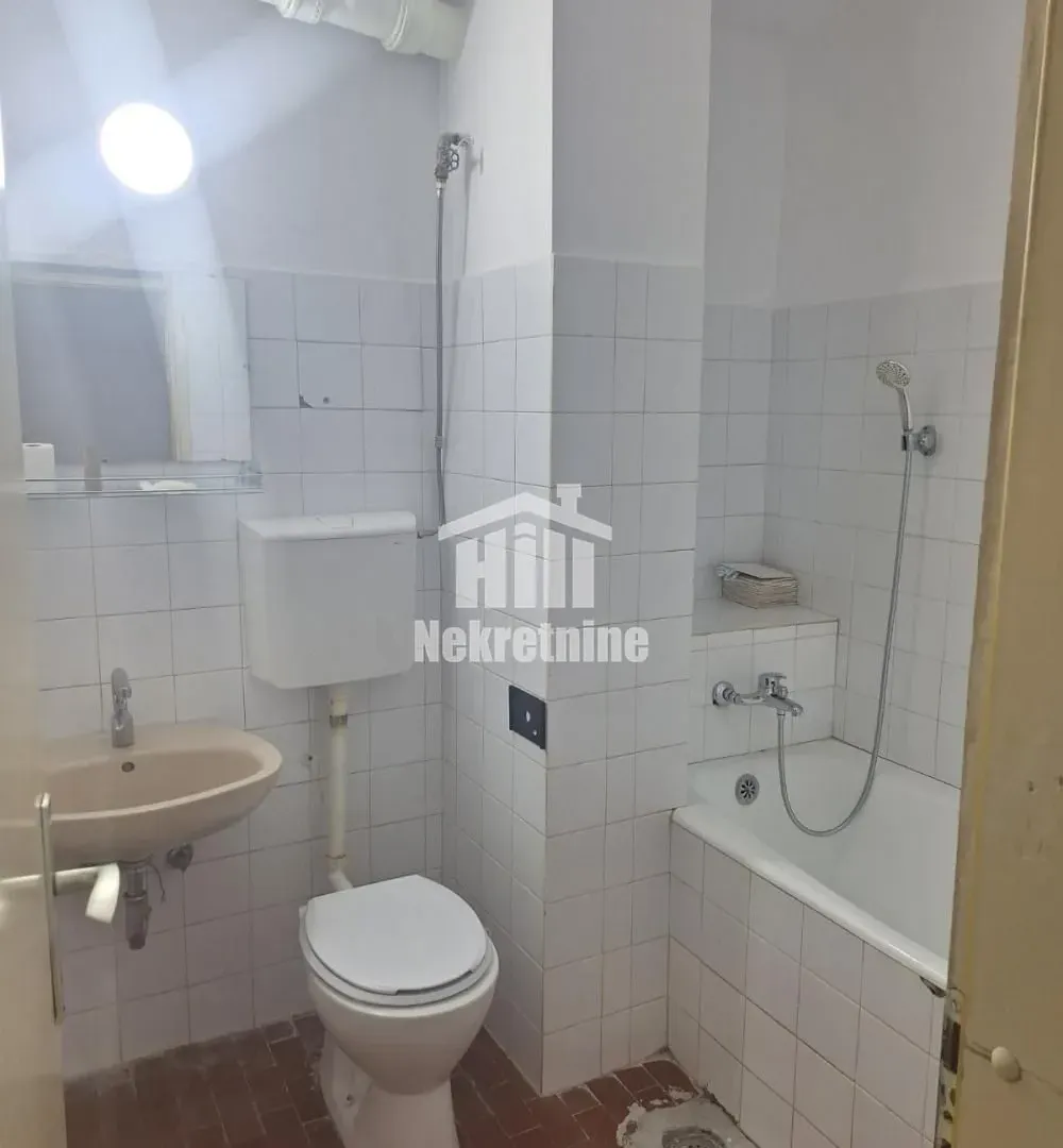Prodaja, trosoban stan, 82m², Banjica, Voždovac Sve Podlokacije