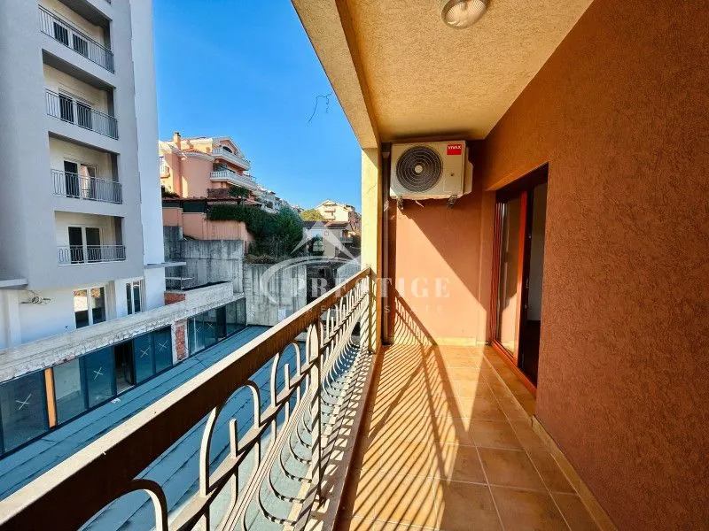 Prodaja, dvosoban stan, 69m², Momišići, Podgorica