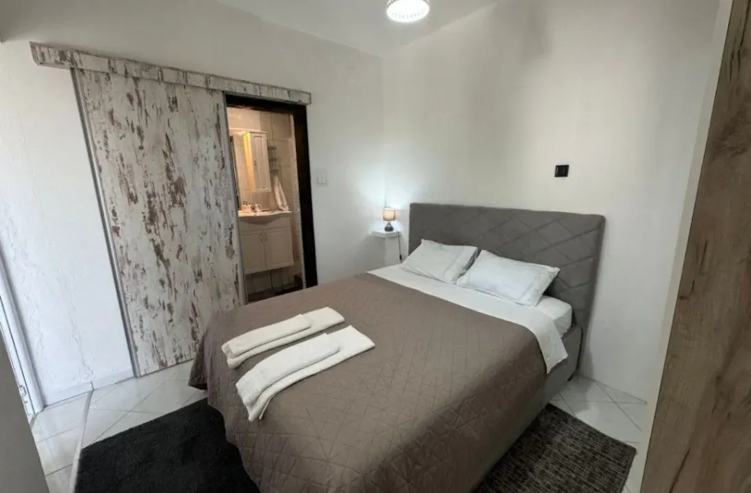 Izdavanje, jednosoban stan, 30m², Tivat, Crna Gora