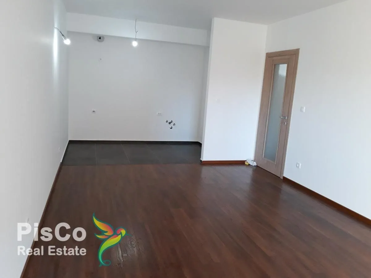 Izdavanje, dvosoban stan, 68m², Master Kvart, Podgorica