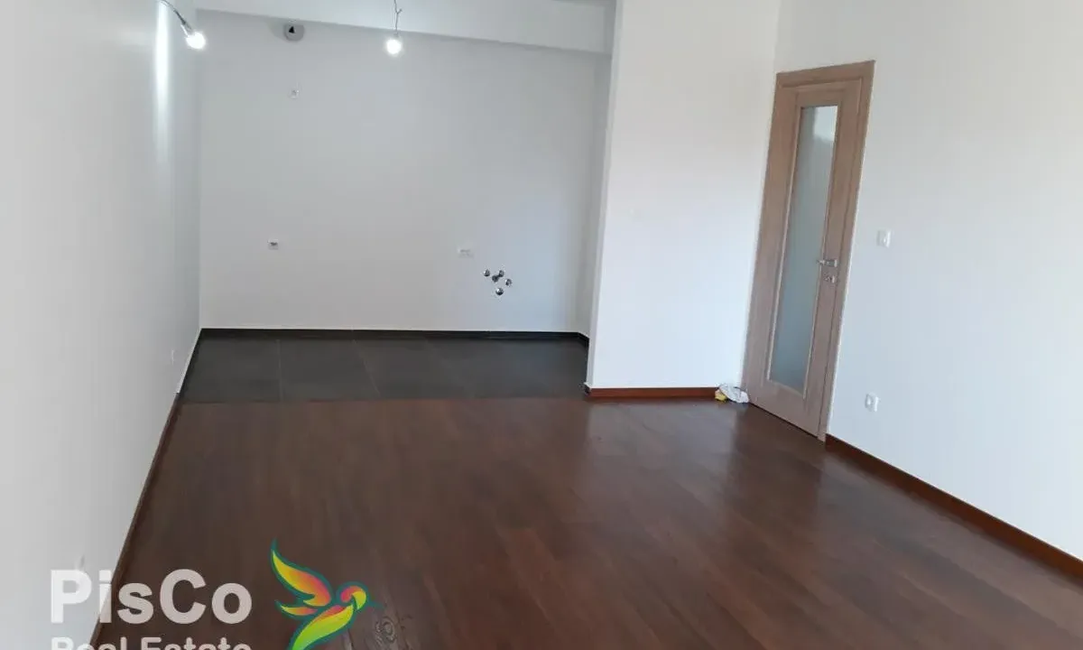 Izdavanje, dvosoban stan, 68m², Master Kvart, Podgorica