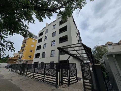 Izdavanje, stan, 26m², Zagorič, Podgorica - image 11