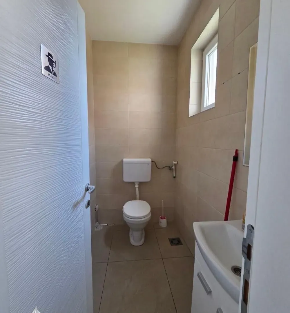 Rent, office space, 147m², Altina, Beograd