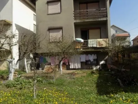 Prodaja, kuća, 200m², Ćuprija, Srbija - image 2