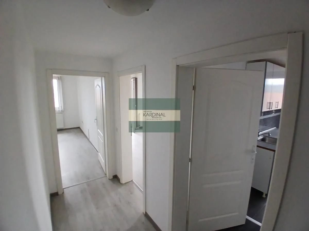 Prodaja, dvosoban stan, 55m², Centar, Jagodina