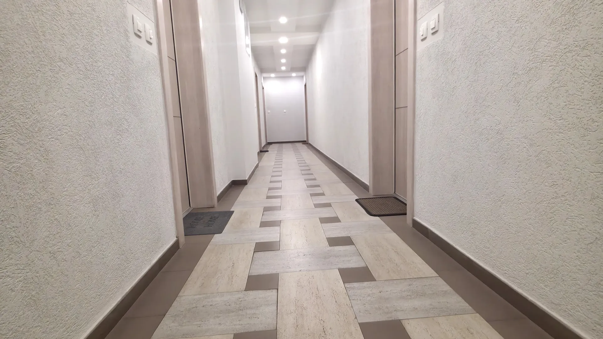 Izdavanje, jednosoban stan, 49m², Central Point, Podgorica