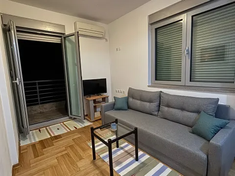 Izdavanje, garsonjera, 28m², Zabjelo, Podgorica - image 1