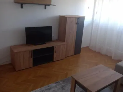 Izdavanje, dvosoban stan, 66m², Železnička Stanica, Novi Sad Sve Podlokacije - image 5