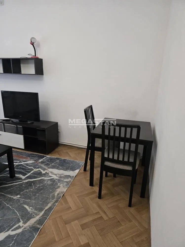 Izdavanje, jednosoban stan, 36m², Gundulićev Venac, Beograd
