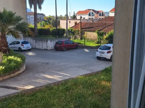 Izdavanje, dvosoban stan, 75m², Dumidran, Tivat - image 16