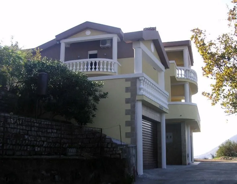 Prodaja, kuća, 218m², Opatovo, Tivat