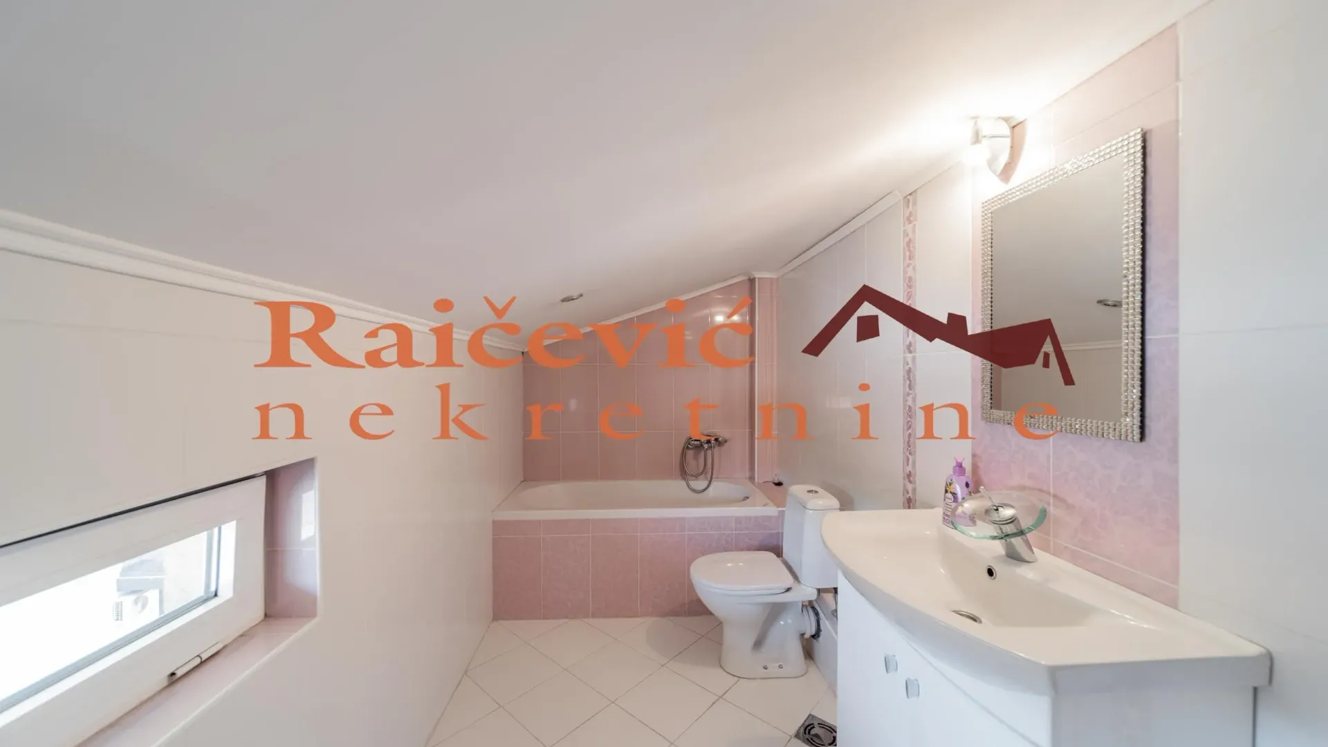 Prodaja, trosoban stan, 84m², Zemun Gornji Grad, Zemun Sve Podlokacije