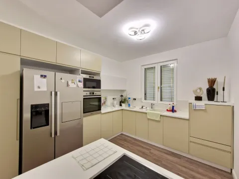 Prodaja, kuća, 250m², Budva, Crna Gora - image 7