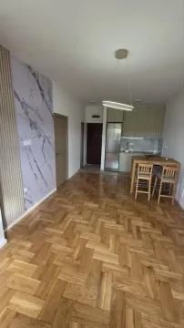 Dnevni boravak sa trpezarijom i kuhinjom otvorenog plana. - image 10