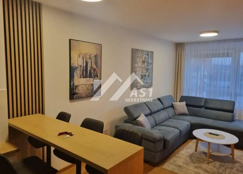 Izdavanje, dvosoban stan, 44m², Centar, Novi Sad