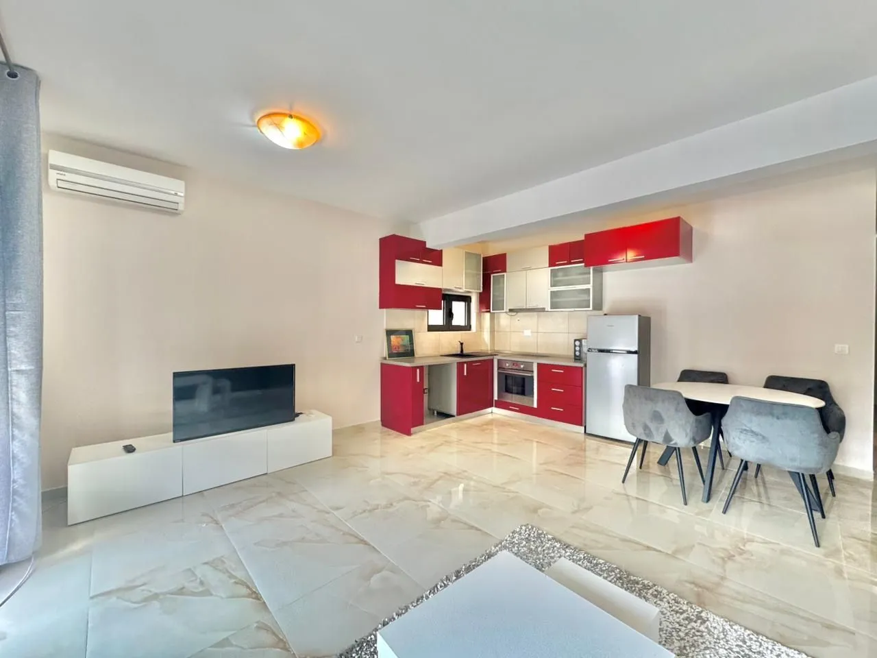 Rent, two bedroom apartment, 75m², Centar, Budva