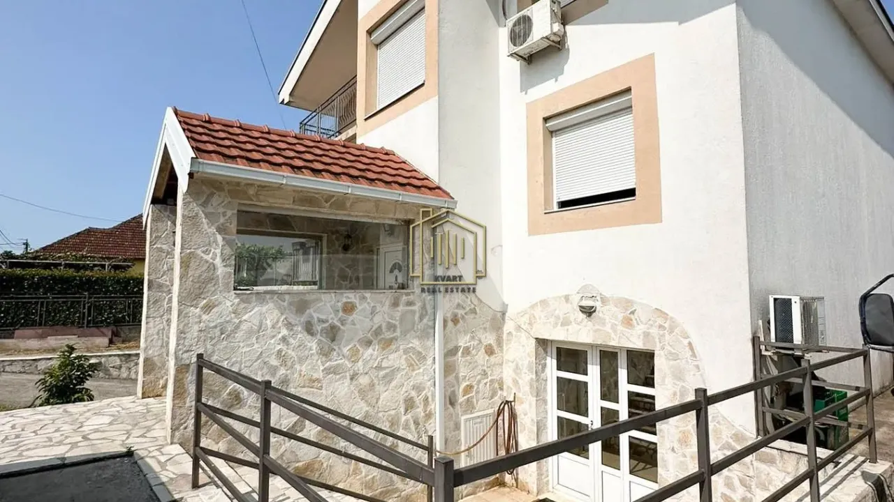 Sale, house, 300m², Zlatica, Podgorica