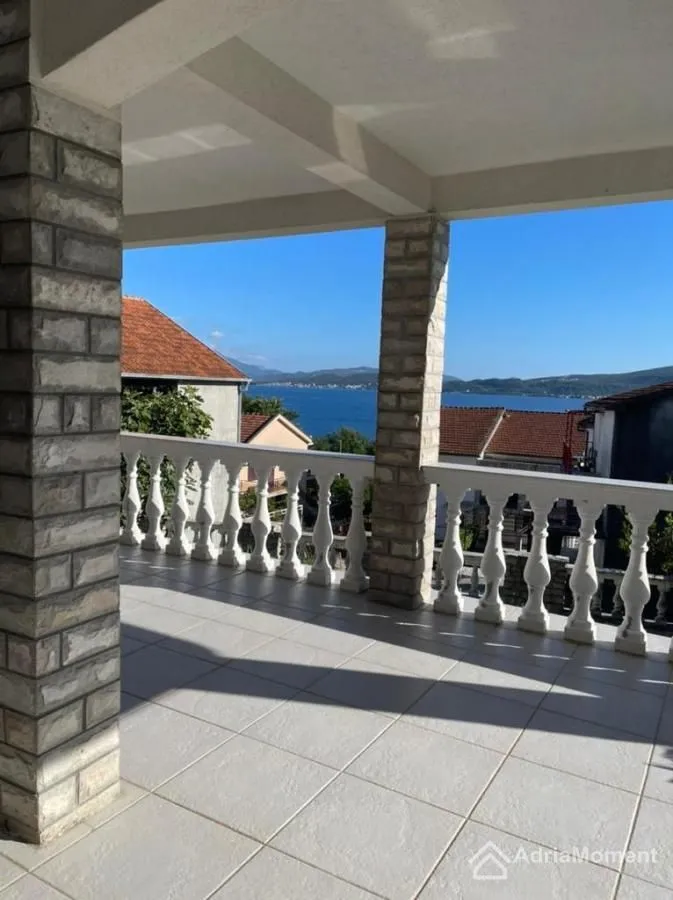 Prodaja, kuća, 350m², Baošići, Herceg Novi