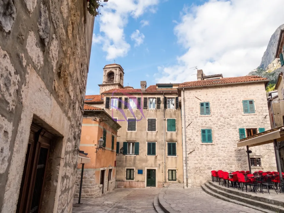 Sale, two bedroom apartment, 84m², Stari Grad Kotor, Kotor
