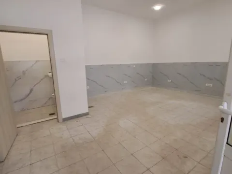 Rent, office space, 30m², Centar, Podgorica - image 6