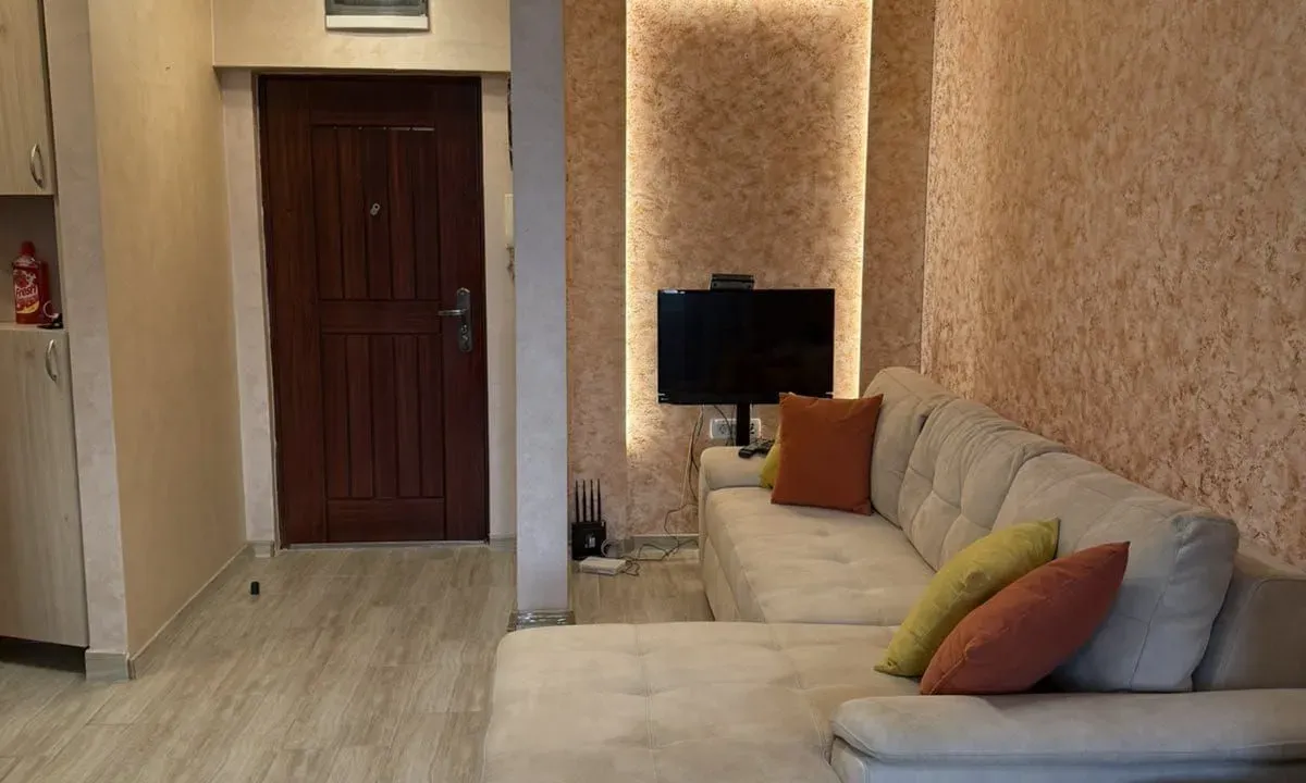 Izdavanje, jednosoban stan, 42m², Preko Morače, Podgorica