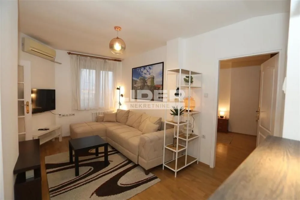 Rent, one bedroom apartment, 45m², Stari Grad, Beograd
