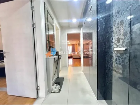 Izdavanje, trosoban stan, 83m², Stari Grad, Beograd - image 9