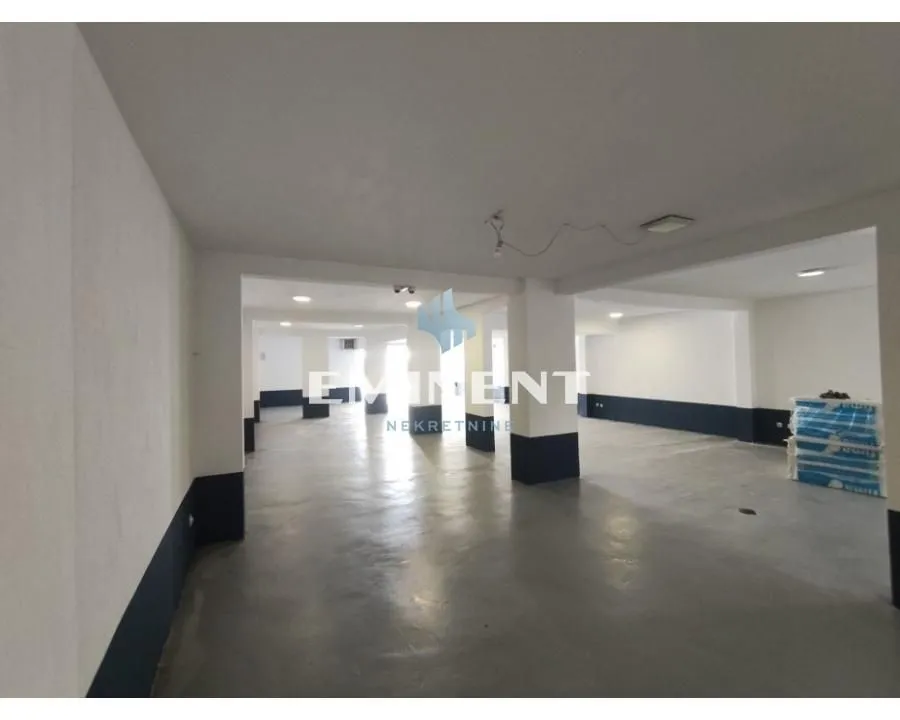 Izdavanje, poslovni prostor, 290m², Vojvode Vlahovica, Beograd