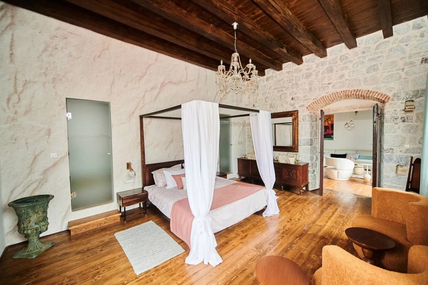 Prodaja, dvosoban stan, 129m², Dobrota, Kotor