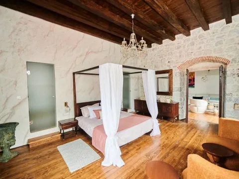 Prodaja, dvosoban stan, 129m², Dobrota, Kotor - image 17