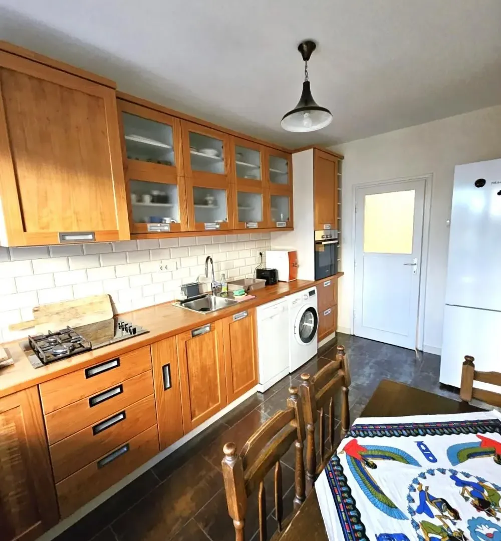 Rent, four bedroom apartment, 143m², Kalenić Pijaca, Vračar Sve Podlokacije