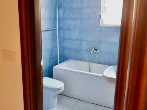 Izdavanje, trosoban stan, 90m², Vezirov Most, Podgorica - image 13