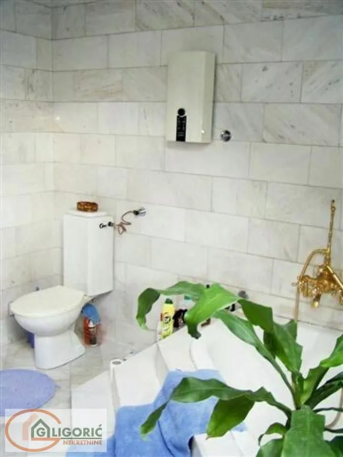 Prodaja, četvorosoban stan, 143m², Zemun Sve Podlokacije, Beograd