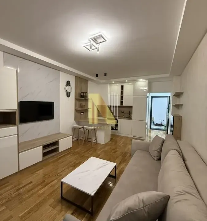Izdavanje, garsonjera, 32m², Bulevar Oslobodjenja, Novi Sad Sve Podlokacije